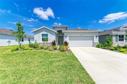 House in Bradenton, Florida 4 bedrooms, 189.99 sq.m. № 1732830 - photo 1