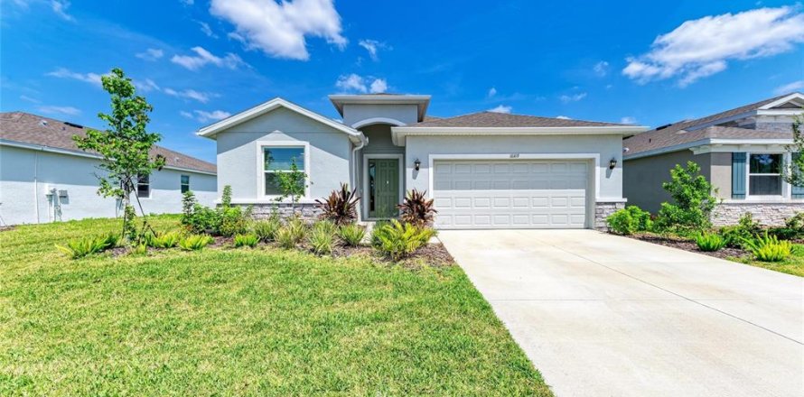 House in Bradenton, Florida 4 bedrooms, 189.99 sq.m. № 1732830