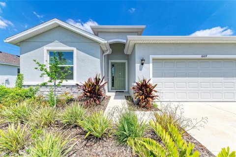 House in Bradenton, Florida 4 bedrooms, 189.99 sq.m. № 1732830 - photo 3