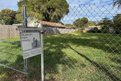 Земельный участок в Майами, Флорида № 1995866