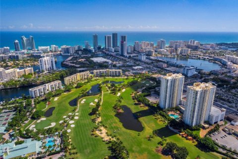 Condo à Hallandale Beach, Floride, 1 chambre  № 2355228