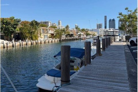 Condo in North Miami Beach, Florida, 2 bedrooms № 2026016 - photo 3