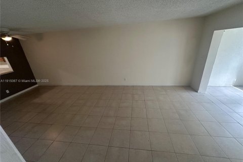 Condominio en alquiler en Sunrise, Florida, 2 dormitorios, 94.76 m2 № 1970224 - foto 11