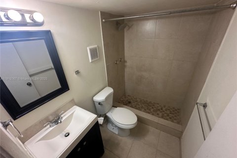 Condominio en alquiler en Sunrise, Florida, 2 dormitorios, 94.76 m2 № 1970224 - foto 16