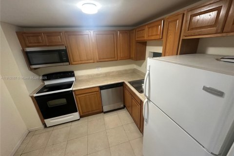 Condominio en alquiler en Sunrise, Florida, 2 dormitorios, 94.76 m2 № 1970224 - foto 13