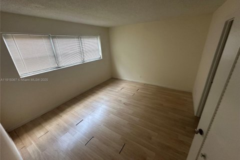 Condominio en alquiler en Sunrise, Florida, 2 dormitorios, 94.76 m2 № 1970224 - foto 5