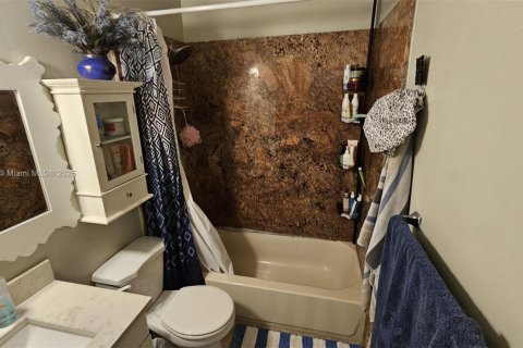 Купить кондоминиум в Норт-Лодердейл, Флорида 2 спальни, 102.38м2, № 2022743 - фото 21