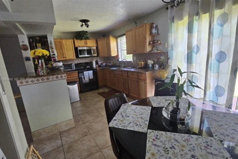 Купить кондоминиум в Норт-Лодердейл, Флорида 2 спальни, 102.38м2, № 2022743 - фото 2