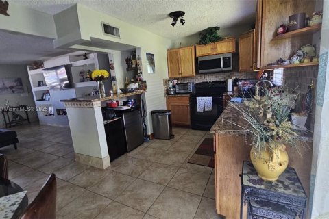 Купить кондоминиум в Норт-Лодердейл, Флорида 2 спальни, 102.38м2, № 2022743 - фото 3