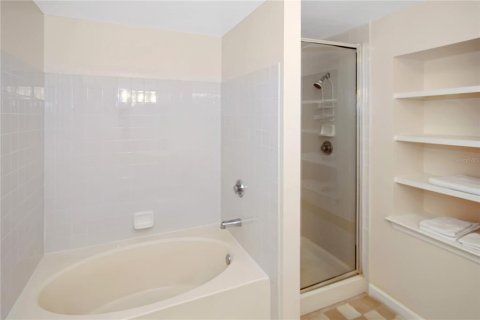 Condo in Tampa, Florida, 2 bedrooms  № 1815791 - photo 16