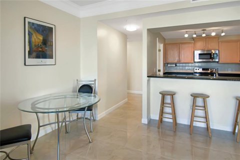 Condo in Tampa, Florida, 2 bedrooms  № 1815791 - photo 12