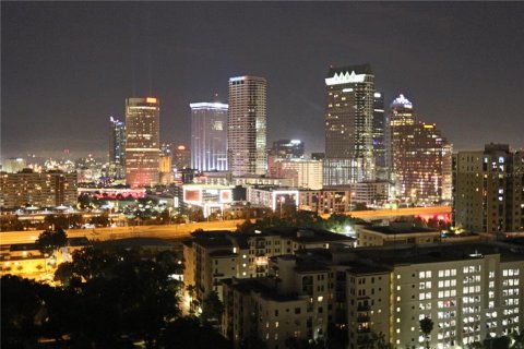 Condo in Tampa, Florida, 2 bedrooms  № 1815791 - photo 4