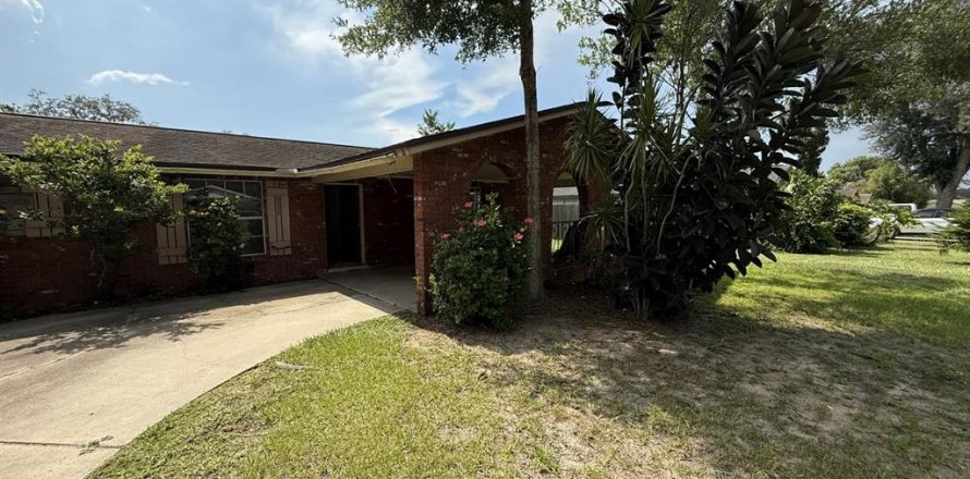 Casa en Seffner, Florida 3 dormitorios, 133.41 m2 № 1876522
