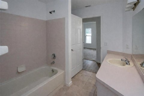 Casa en venta en Lakeland, Florida, 3 dormitorios, 180.69 m2 № 2143320 - foto 5