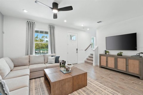 Adosado en venta en Celebration, Florida, 3 dormitorios, 153.38 m2 № 2202656 - foto 10