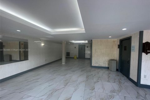 Condominio en venta en North Miami, Florida, 1 dormitorio, 76.18 m2 № 1790537 - foto 7