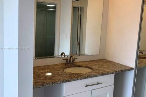 Condominio en venta en North Miami, Florida, 1 dormitorio, 76.18 m2 № 1790537 - foto 13
