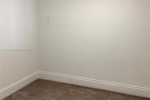 Condominio en venta en North Miami, Florida, 1 dormitorio, 76.18 m2 № 1790537 - foto 16