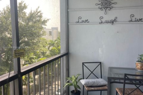 Condominio en venta en North Miami, Florida, 1 dormitorio, 76.18 m2 № 1790537 - foto 20