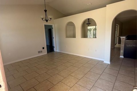 House in Palm Coast, Florida 4 bedrooms, 160.72 sq.m. № 2376633 - photo 3