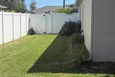 House in Palm Coast, Florida 4 bedrooms, 160.72 sq.m. № 2376633 - photo 25
