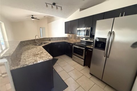 House in Palm Coast, Florida 4 bedrooms, 160.72 sq.m. № 2376633 - photo 8