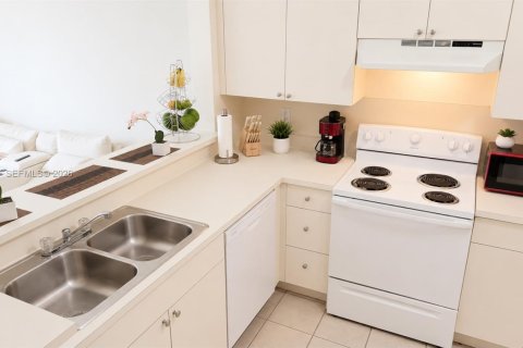 Condo in Cutler Bay, Florida, 1 bedroom  № 2181783 - photo 3