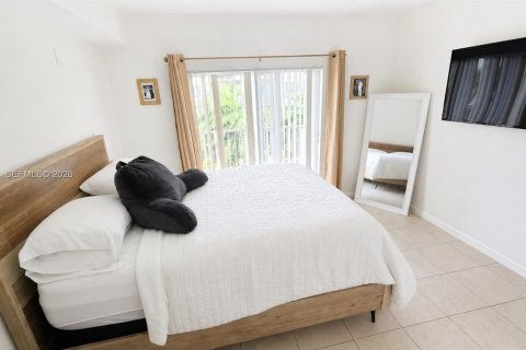 Condominio en Cutler Bay, Florida, 1 dormitorio  № 2181783