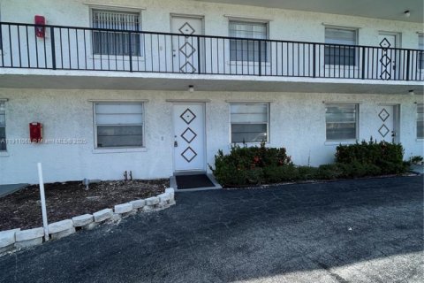 Condo in North Palm Beach, Florida, 2 bedrooms  № 1967966 - photo 3