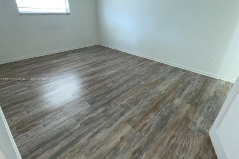 Condo in North Palm Beach, Florida, 2 bedrooms  № 1967966 - photo 17