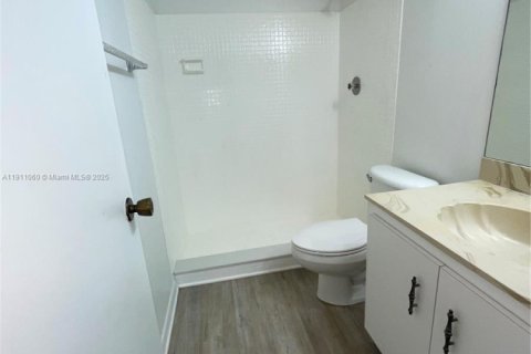 Condo in North Palm Beach, Florida, 2 bedrooms  № 1967966 - photo 21