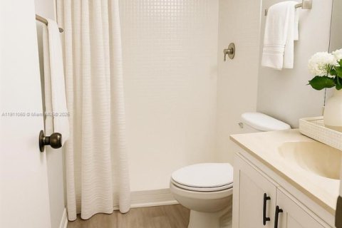 Condo in North Palm Beach, Florida, 2 bedrooms  № 1967966 - photo 20