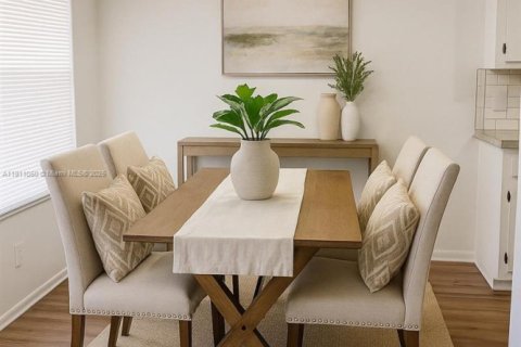 Condo in North Palm Beach, Florida, 2 bedrooms  № 1967966 - photo 11