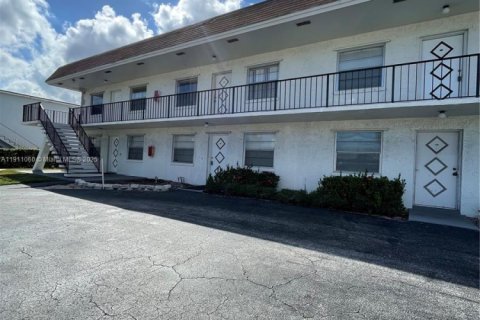 Condo in North Palm Beach, Florida, 2 bedrooms  № 1967966 - photo 4