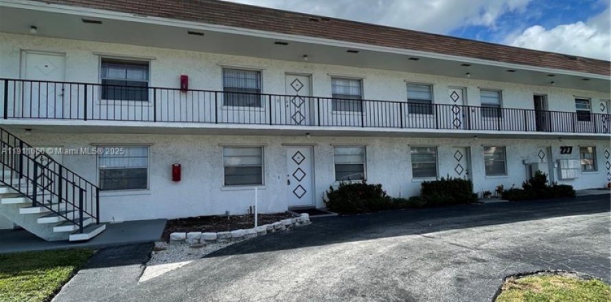 Condo in North Palm Beach, Florida, 2 bedrooms  № 1967966