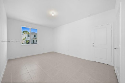 Touwnhouse à vendre à Homestead, Floride: 4 chambres, 166.3 m2 № 2090460 - photo 7