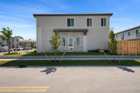 Touwnhouse à Homestead, Floride 4 chambres, 166.3 m2 № 2090460