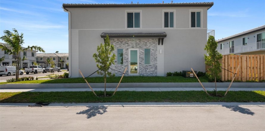 Touwnhouse à Homestead, Floride 4 chambres, 166.3 m2 № 2090460