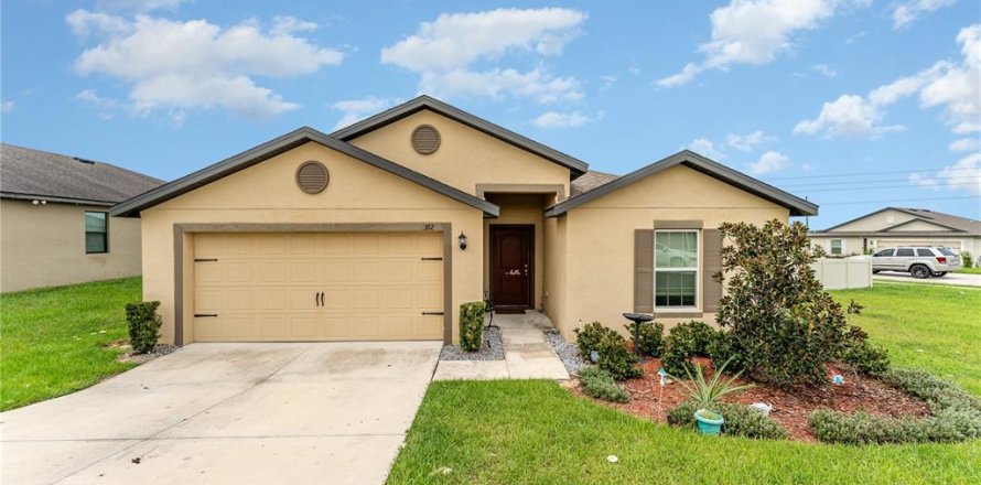 House in Dundee, Florida 5 bedrooms, 183.48 sq.m. № 1913425