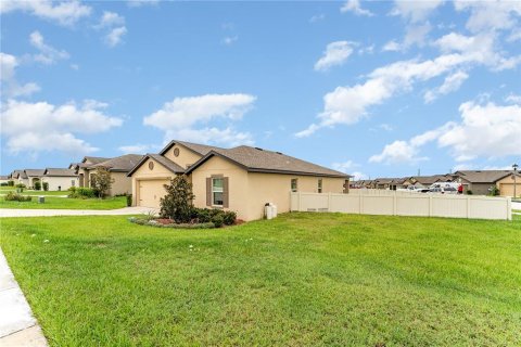 House in Dundee, Florida 5 bedrooms, 183.48 sq.m. № 1913425 - photo 17