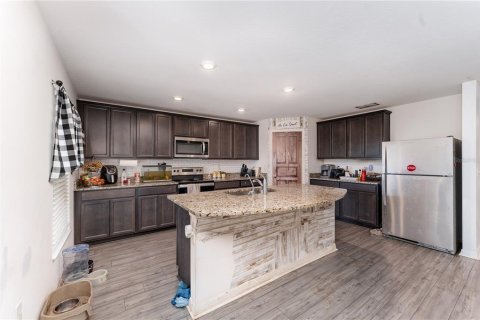 House in Dundee, Florida 5 bedrooms, 183.48 sq.m. № 1913425 - photo 7