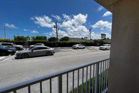 Copropriété à vendre à North Miami Beach, Floride: 1 chambre, 61.13 m2 № 2052044 - photo 13
