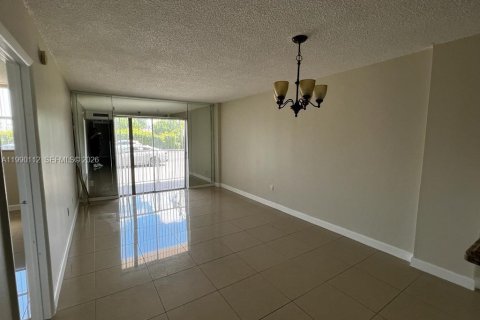 Copropriété à vendre à North Miami Beach, Floride: 1 chambre, 61.13 m2 № 2052044 - photo 5