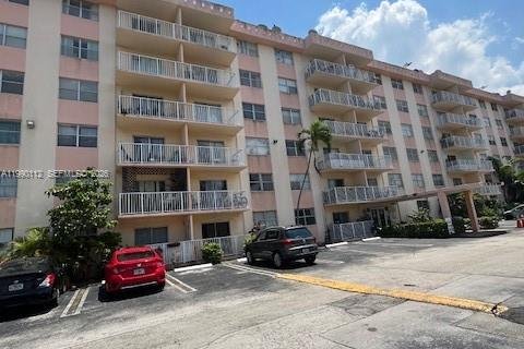 Copropriété à vendre à North Miami Beach, Floride: 1 chambre, 61.13 m2 № 2052044 - photo 14