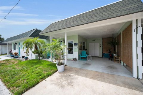 House in Dunedin, Florida 1 bedroom, 77.85 sq.m. № 2219683 - photo 4