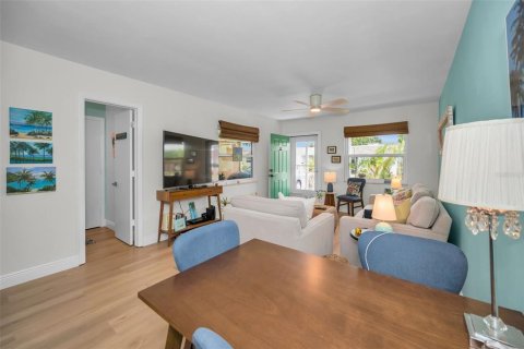 House in Dunedin, Florida 1 bedroom, 77.85 sq.m. № 2219683 - photo 15
