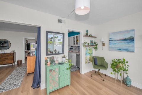 House in Dunedin, Florida 1 bedroom, 77.85 sq.m. № 2219683 - photo 24