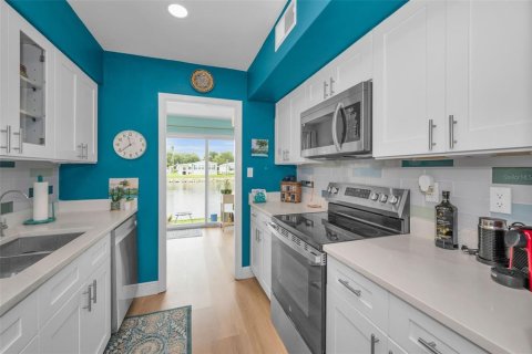 House in Dunedin, Florida 1 bedroom, 77.85 sq.m. № 2219683 - photo 19