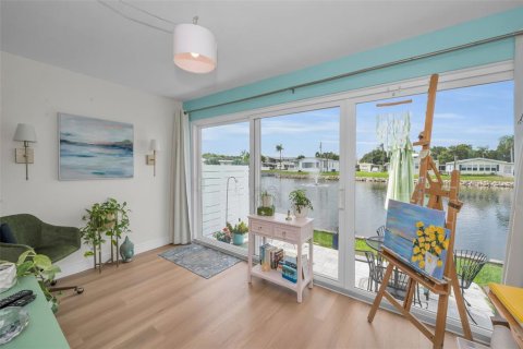 House in Dunedin, Florida 1 bedroom, 77.85 sq.m. № 2219683 - photo 25