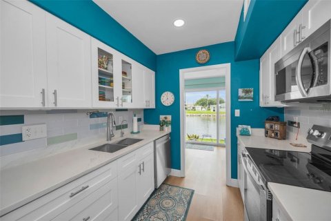 House in Dunedin, Florida 1 bedroom, 77.85 sq.m. № 2219683 - photo 20
